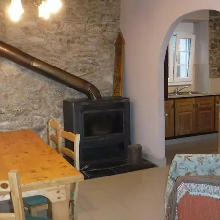 Classic Galician Stone Farmhouse With Sea Views Plus Converted Barn Attached Semesterbostad